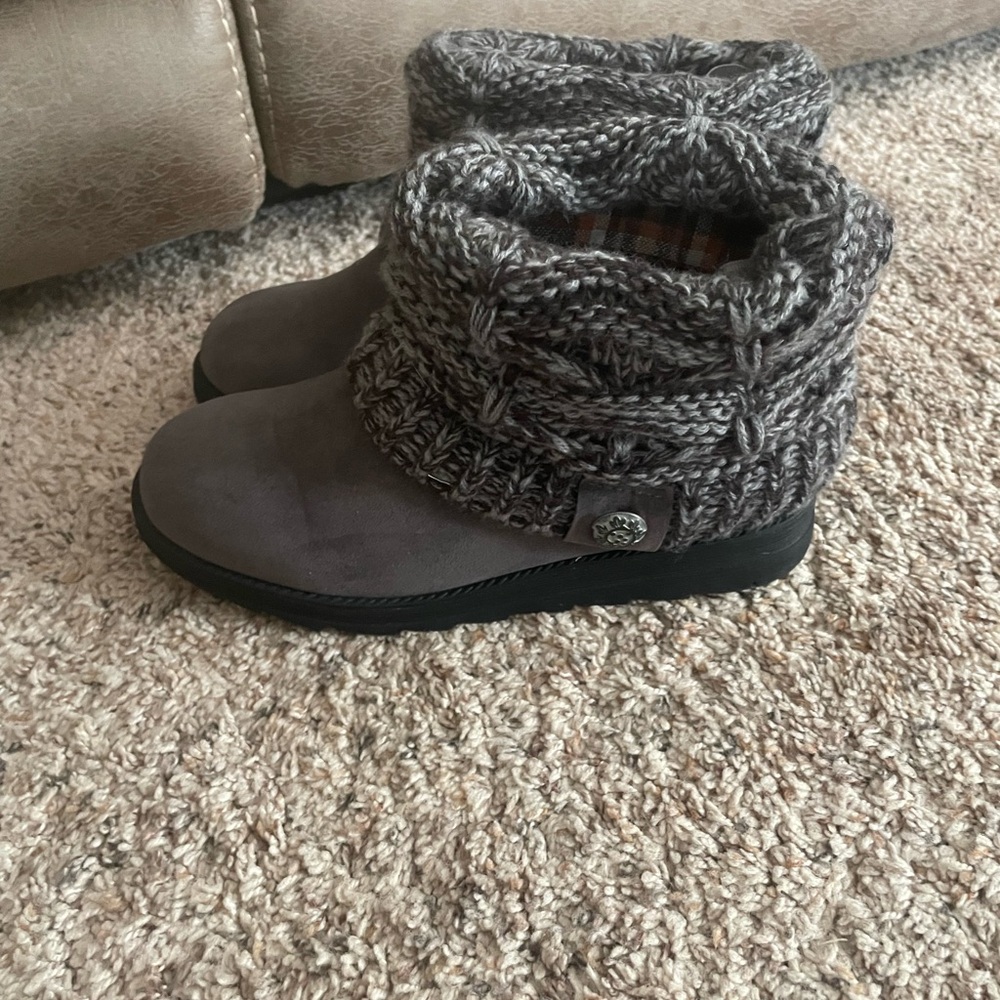 New Muk Luks Women's Size 8 Gray Patti Sweater Scrunch Boots - Picture 3 of 5